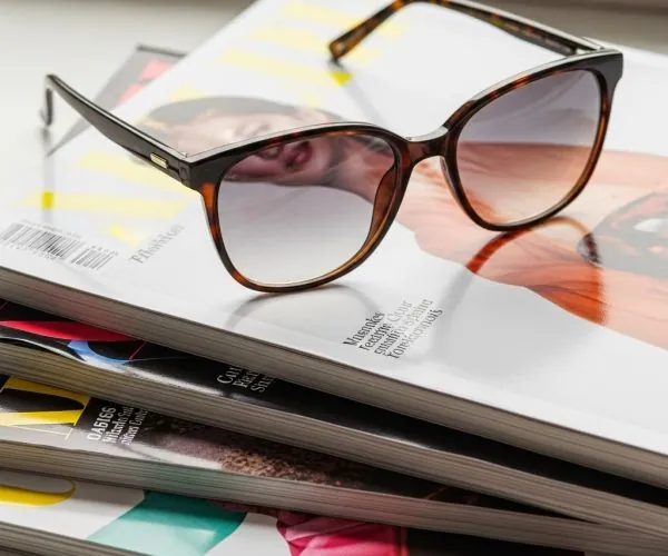 Bądź na bieżąco ze światem mody – najlepsze newslettery dla fashionistek